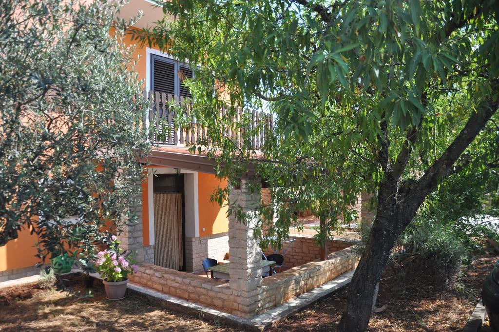 Apartments Majda ウマグ エクステリア 写真